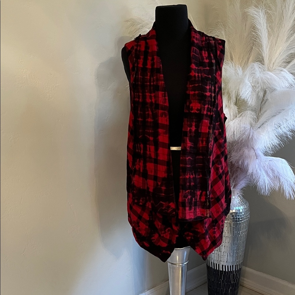 elevenses Red and Black Plaid Sleeveless Vest